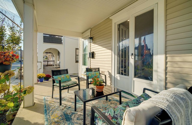 Walk to Beach: Dog-Friendly Ventnor City Retreat!
