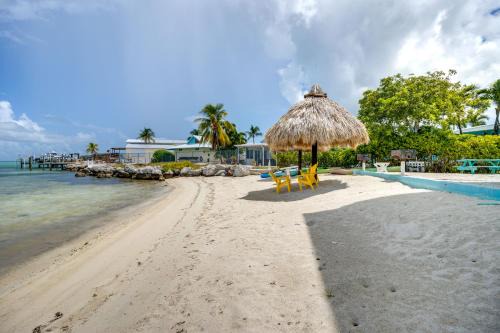 Walk to Beach Florida Keys Gem with Ocean Views