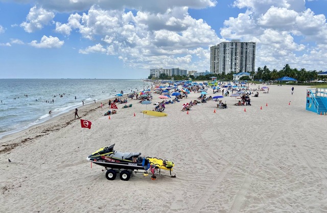Walk to beach in 3 minutes and enjoy beautiful Pompano Pier and Beach area.