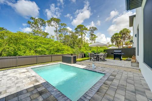 Walk to Celebration Park Naples Home with Pool!