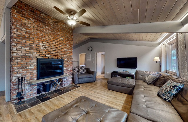 Walk to Cranmore & downtown shops Renovated home w/ deck, AC & W/D