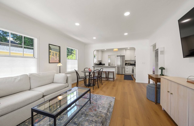 Walk to Downtown SLO-2bed/2bath: Buzzing Bungalow