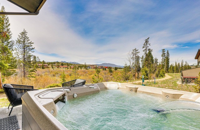 Walk to Dtwn: Fraser Retreat w/ Hot Tub & Views!