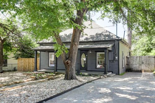 Walk to Dtwn Weatherford Home with Yard!