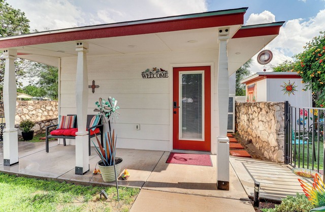 Walk to ENMU: Quiet Casita w/ Pet-Friendly Yard