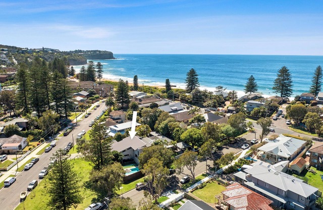 Walk to everything - The Ultimate Beach Holiday home