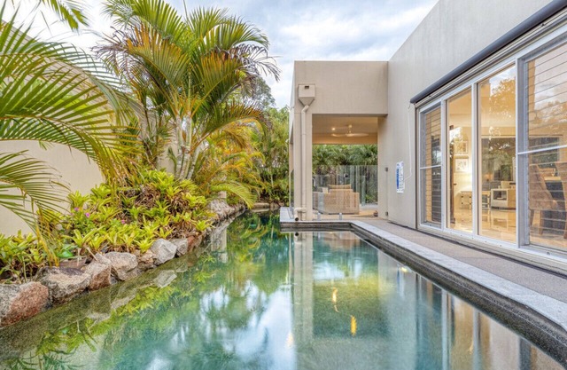 Walk to Golf Course, Lagoon Pool, Coastal Lux Home