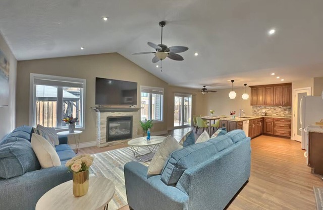Walk to Grand Bend Main Beach | Sleeps 8 | Family Friendly | Heart of Grand Bend