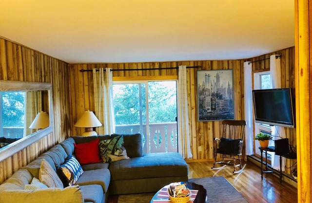 Camina hasta Hunter Mtn. 2 Bdrs 2 Bths, condominio con sauna