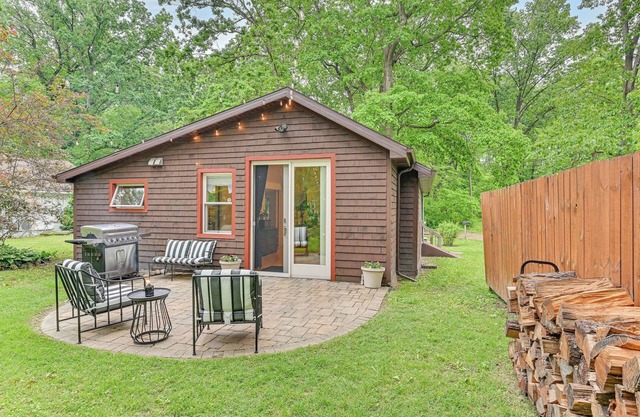 Walk to Kelsey Lake: Cassopolis Home w/ Yard!