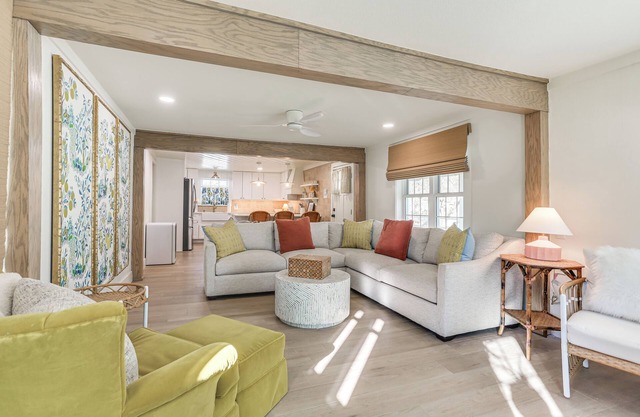 Walk to Lake Texoma: Kingston Retreat w/ Deck!