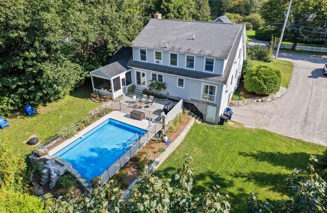Walk to Long Sands Beach| Private Pool| Dogs Welcome | First Floor King Bedroom