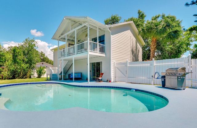 Walk to Marina: Home w/ Pool in Palmetto