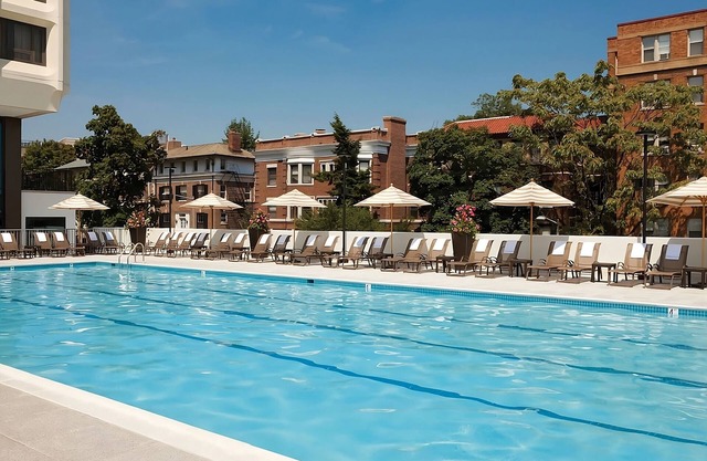 Walk to Museums and Landmarks! Pet-friendly Property, Swimming Pool!