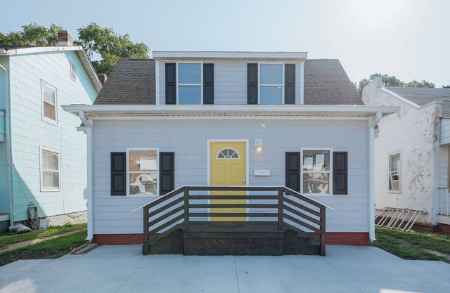 Walk to NN Shipyard - 3 bed 2 bath, 6 beds