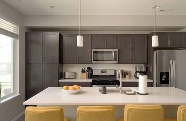 Walk to Parks, Games, Family Friendly, Fun Design!