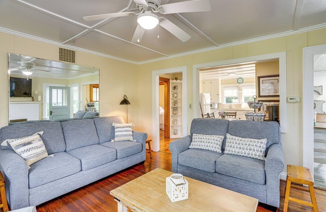 Walk to Private Beach: Lake Erie Retreat w/ Yard!