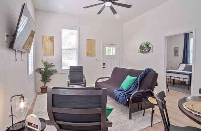 Walk to Riverwalk 3BR 2BA Gem Near Fun Downtown