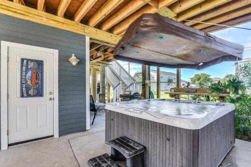 Walk to Sea Isle Beach Updated Group Getaway!