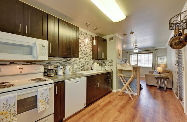 Walk to SFA Campus: Pet-friendly Nacogdoches Condo