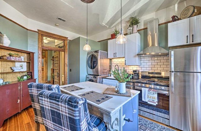 Walk to Shops and Restaurants Dtwn Laramie Condo!