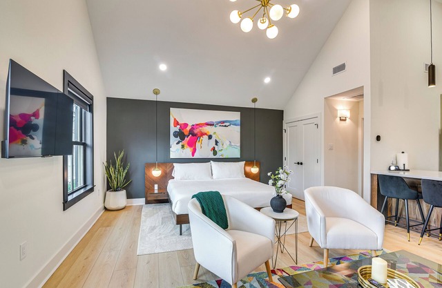 Walk to Shops & Restaurants: Chic Galveston Studio