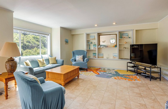 Walk to Shore: Home w/Deck in Rockaway Beach!