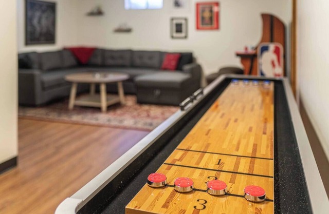 Walk to Silver Mtn Resort, Game Room & Hot Tub!