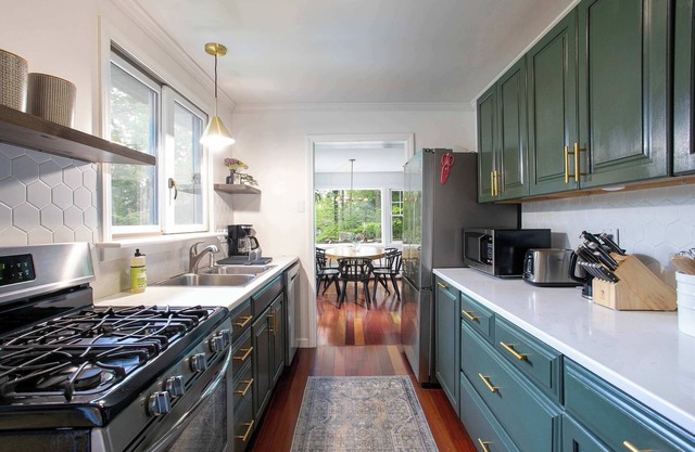 Walk to Town/Lake – Spring ’25 Renovation!