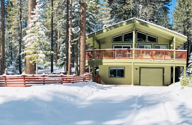 Pacífico South Lake Tahoe Chalet. Camina hacia los senderos. 10 minutos a Heavenly y Downtown