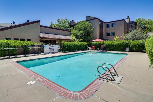 Walk to Virginia Lake Reno Condo with Balcony!