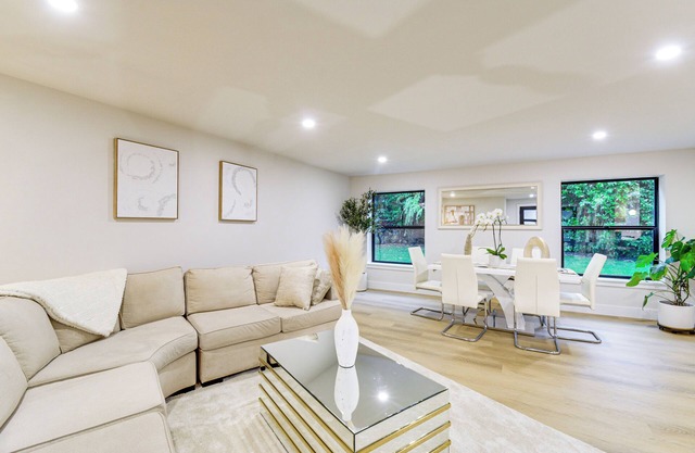 Walk to Waterfront Park: Modern Home in Tacoma