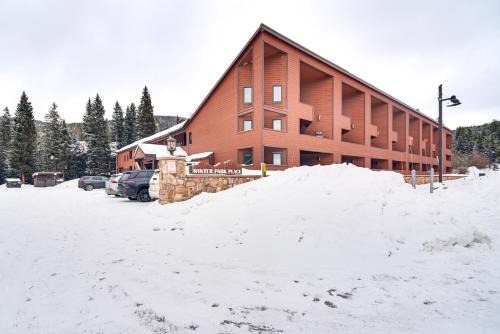 Walk to Winter Park Resort Condo with Hot Tub!