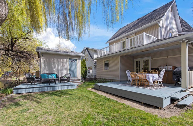 Walkable private 2 bdrm suite w shared entry, kitchenette, bathroom
