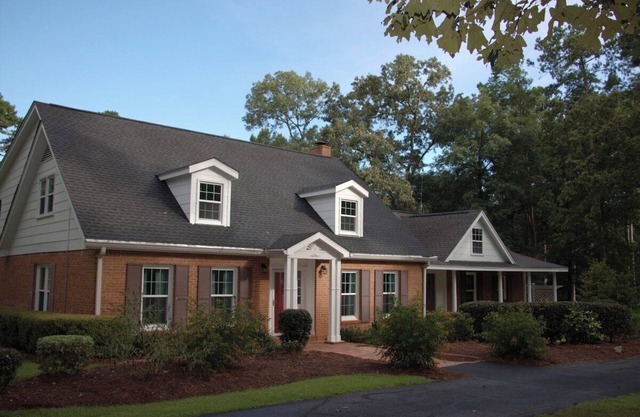 Walkabout on 9 parklike acres! Special Occasions-Weddings-Reunions