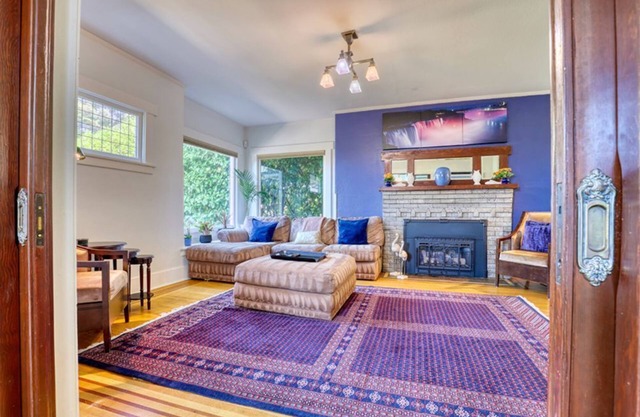 Walker’s Delight on Queen Anne