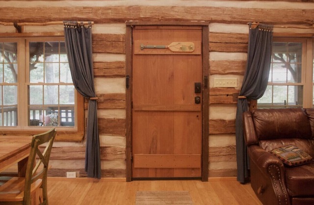 Walking Bear Cabin - 1 mile from Lake Lanier