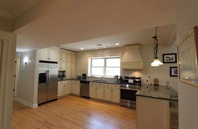 Lujoso North Shore Chicago Condo