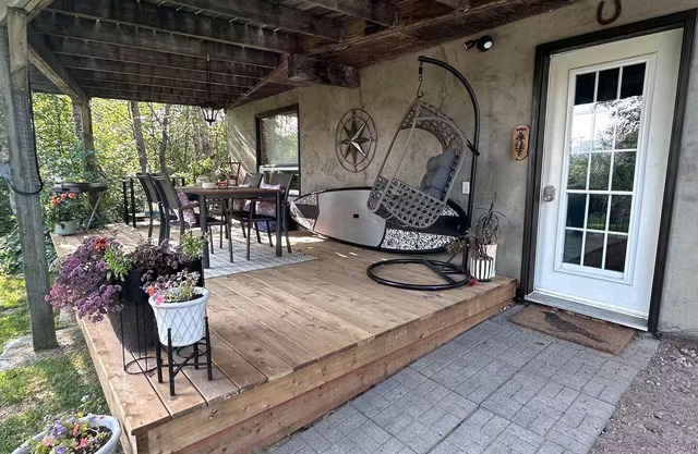 Walkout Rossport Apartment