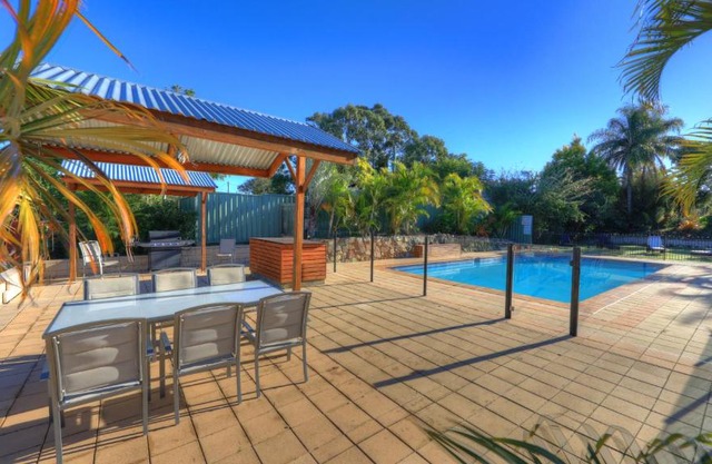 Wallace Motel And Caravan Park