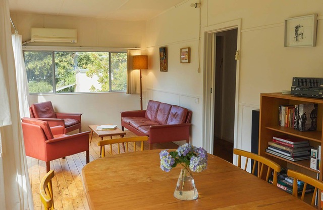 Wallaga Lake Road 3, Cotters Way, Wallaga Lake Heights. Lake House