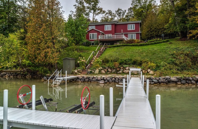 Walloon Lake casa frente al lago 4 dormitorios cabaña privada en el hermoso brazo oeste