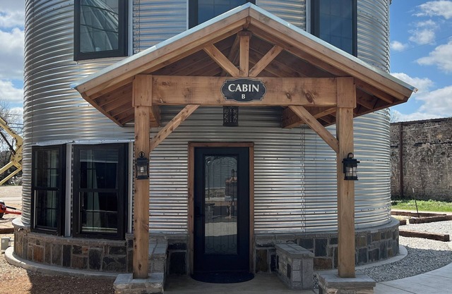 Walnut Springs Silo Cabin B