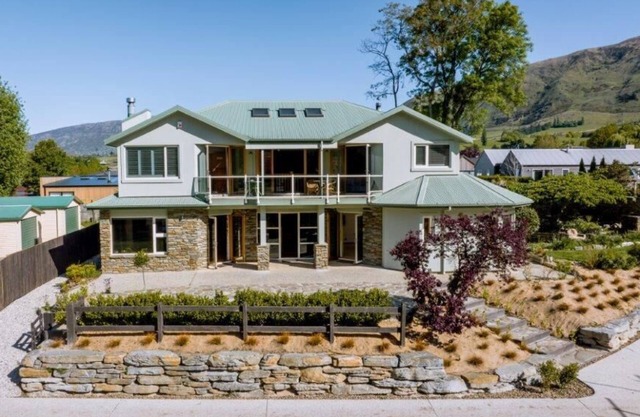 Wanaka Lake House