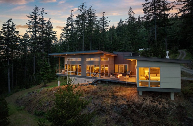 Wander San Juan Island w/ Forest View – 3 Bedrooms, Sleeps 6