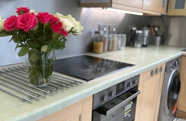 Wandsworth, South London Deluxe King Room t2