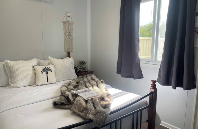 Wannanup Retreat Short Stay Accommodation. Pet-Friendly!