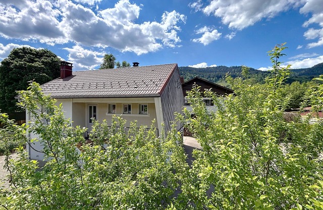 Want to discover the VOSGES? Gite sleeps 4, enclosed parking. 5 mins from shops,