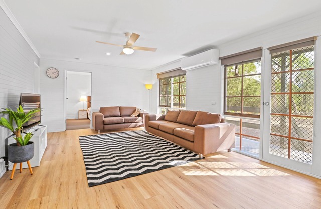 Wararipa - located just a stone's throw away from the breathtaking Lake Eildon.