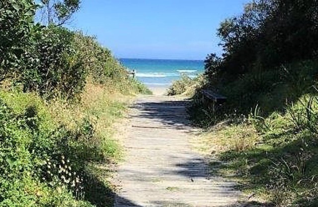 21 on Birrahlea es una encantadora casita de playa ubicada entre los árboles en la hermosa bahía de Waratah.